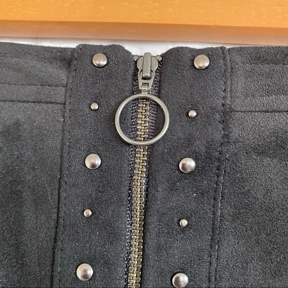 AMERICAN EAGLE Black Studded Faux Suede Skirt - Picture 4 of 7